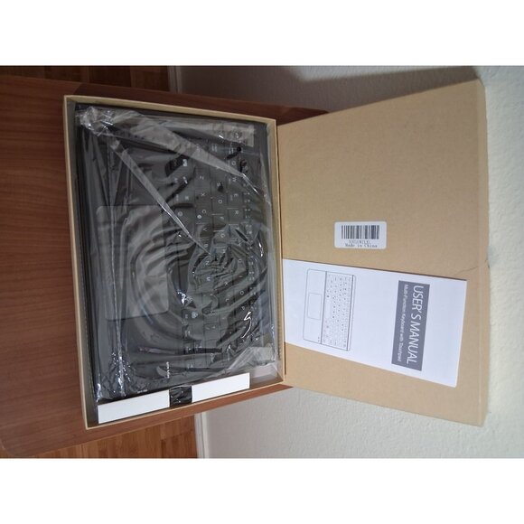 NEW Keyboard Case for 10.2" iPad 7th/8th Generation Black - Picture 1 of 4